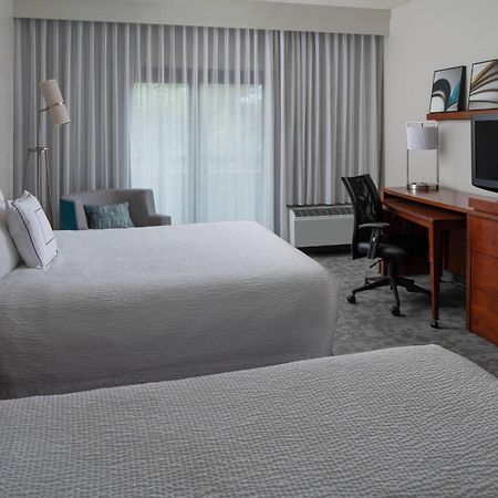 Courtyard By Marriott Jacksonville At The Mayo Clinic Campus/Beaches Екстериор снимка